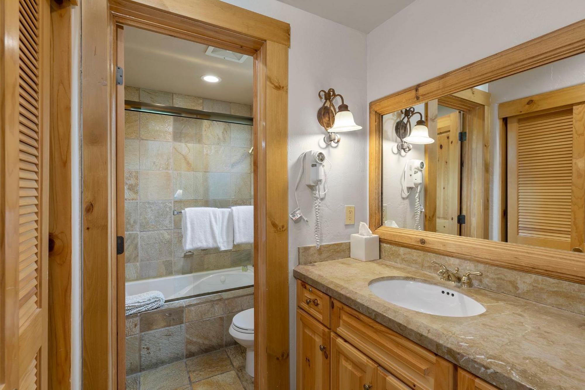 2 Bedroom - Luxury Skiin And Out Holiday home *