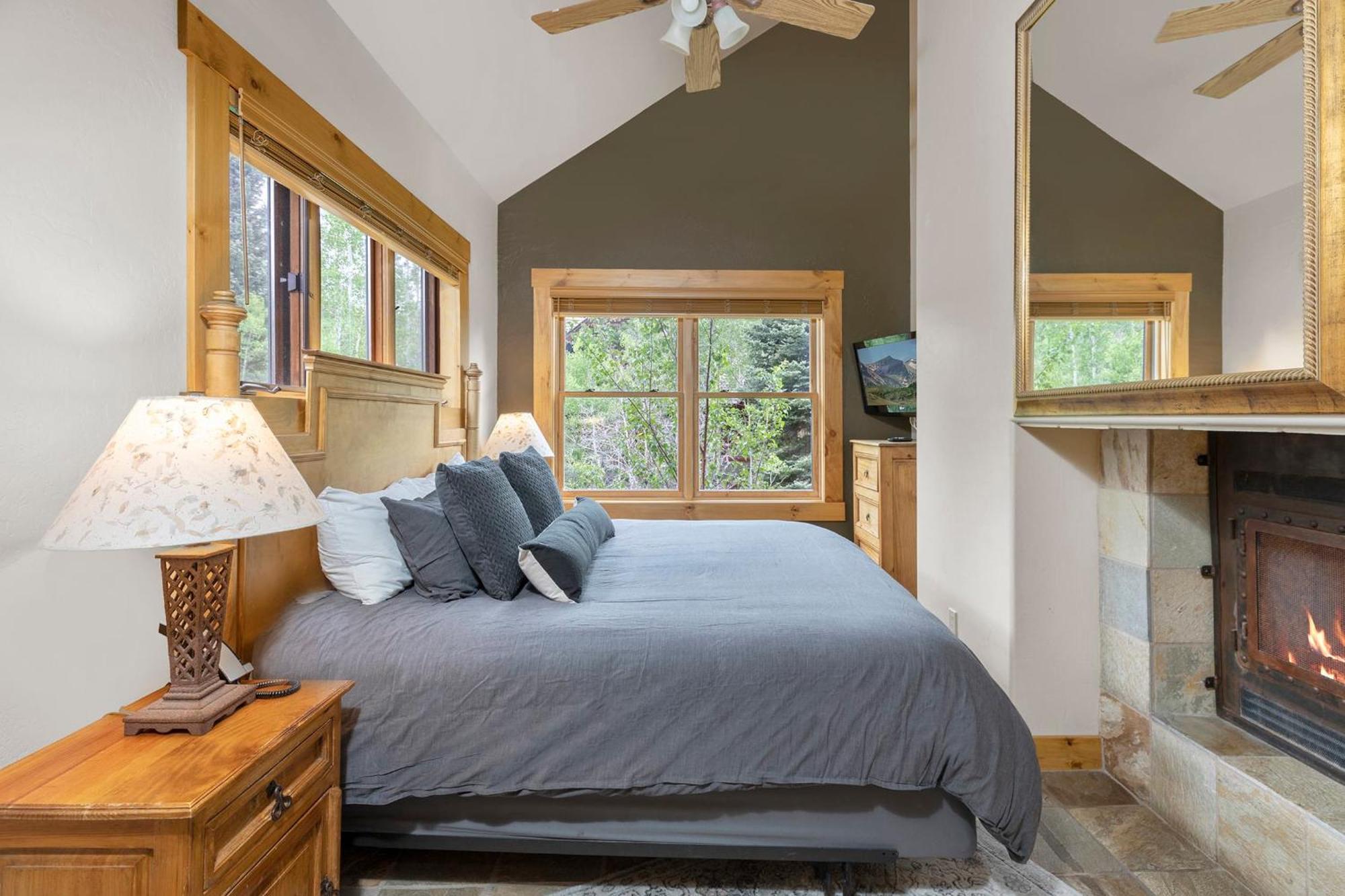 2 Bedroom - Luxury Skiin And Out Holiday home
